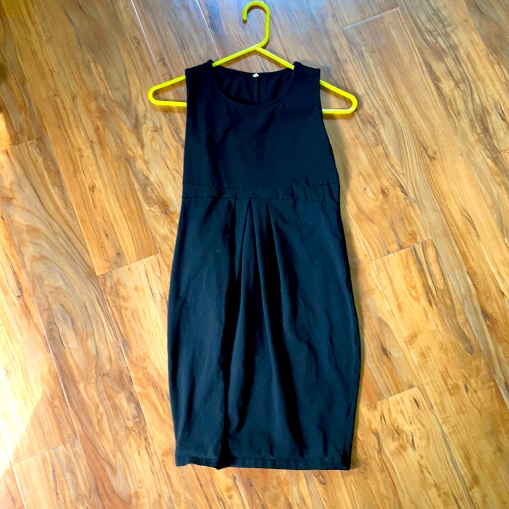 Black Sleeveless Short Maternity Dress